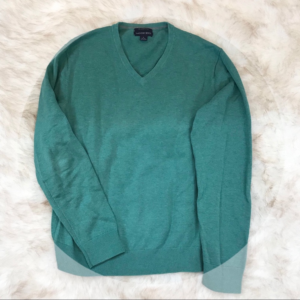 MENS LANDS END V NECK SWEATER.